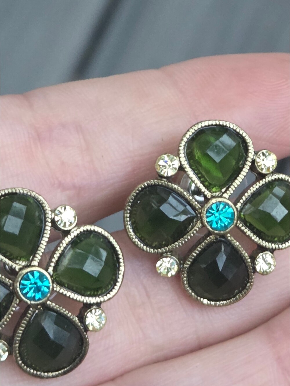 Vintage Green Faceted Rhinestone Floral Gold Tone Statement Pierced Earrings
